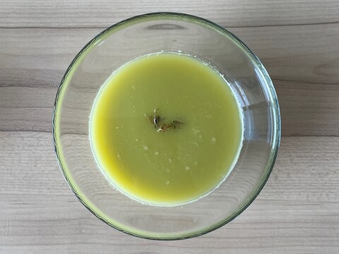 生姜とかぶの葉の豆乳スープ